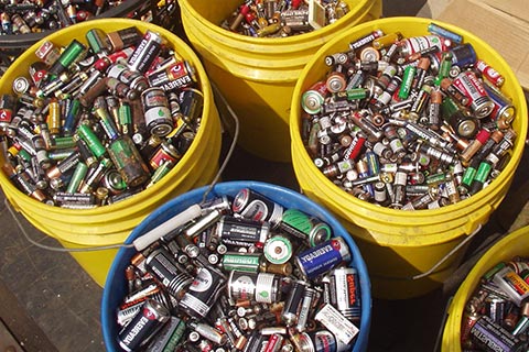 鹤岗绥滨回收电瓶多少钱-废铅酸电池回收